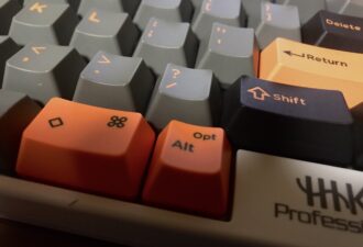 質実剛健でミニマルなキーボード。Happy Hacking Keyboardを使ったらモチベーションアップ！の画像